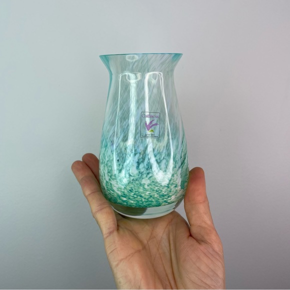Handblown in Scotland Christal Glass Vase - Picture 2 of 7